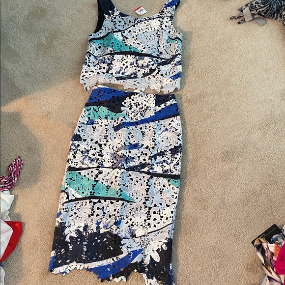 Bar III NWT 2 piece XS Osaka cobalt pencil skirt & crop top - Picture 2 of 10